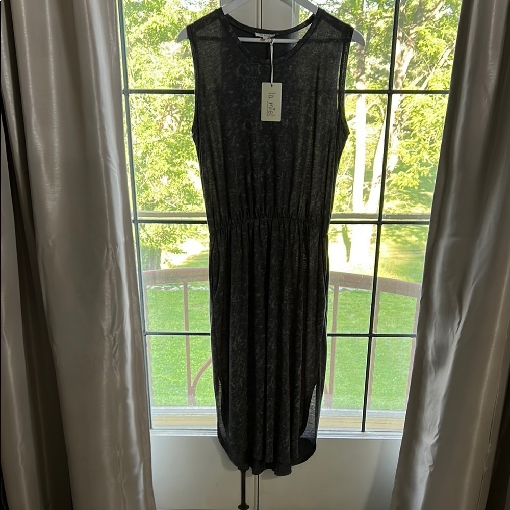LA MIEL Black Pleated Smocked Midi Dress